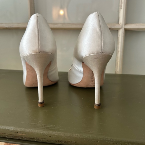 White Manolo’s - Picture 3 of 3